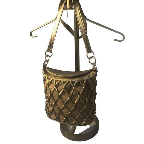Gorgeous Gold Lattice Shoulder Bag by Tianni - Picture 2 of 9